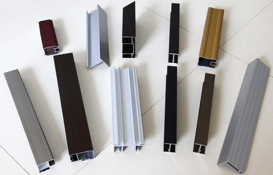 0.30 mm Espessura Serviço de processamento de descolagem Perfil de alumínio com superfície anodizada