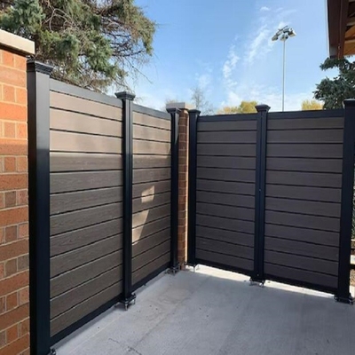 Cercas de tubos verticais de liga moderna de jardim preto com serviço de corte e revestimento em pó