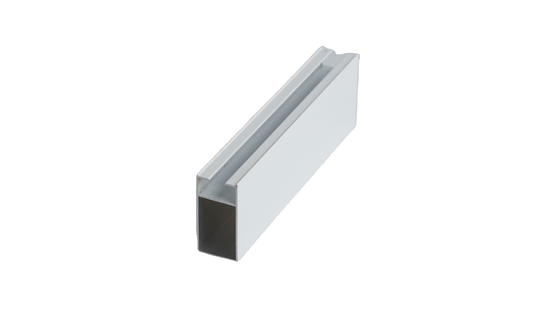 0.30 mm Espessura RAL9010 9016 Perfis de alumínio revestidos em pó para janelas e portas