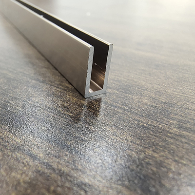0.30mm Espessura Perfil de alumínio anodizado personalizado para barrancos de vidro em forma de U
