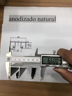 Perfis de liga de alumínio 6063 personalizados para pergola na Bolívia Anodizando prata