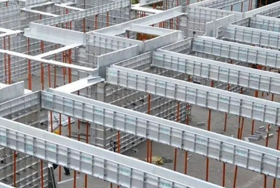 Construção de sistemas e colunas de moldagem de alumínio com perfis de espessura de 0,8 mm a 2,0 mm