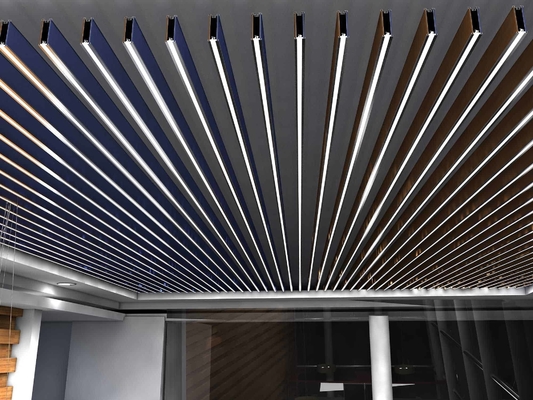 Operação flexível Tectos em forma de U com abertura lateral e deflector de banda de perfil tipo U