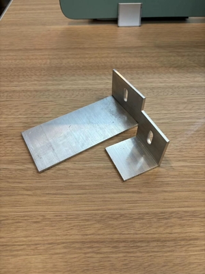 80x40x40mm Alumínio em forma de L suportes de montagem de painéis solares com revestimento de revestimento em pó