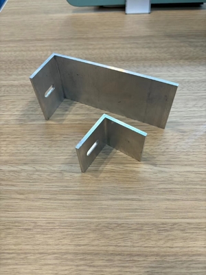 80x40x40mm Alumínio em forma de L suportes de montagem de painéis solares com revestimento de revestimento em pó