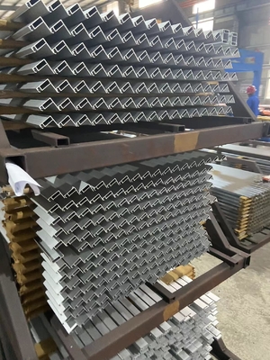 Quadro e suportes de montagem de painéis solares fabricados com perfis de alumínio temperado T3-T8