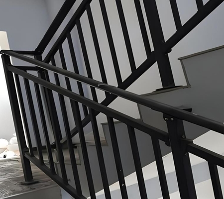 Balustrada de balcão de design moderno, grades de vidro, grades de alumínio, grades de escada, grades de segurança
