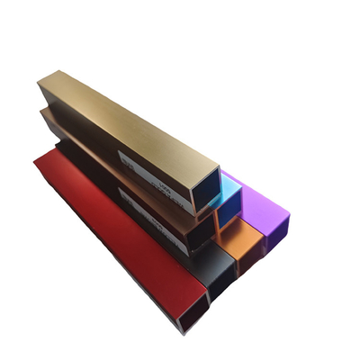 Perfil de extrusão de alumínio com superfície anodizada colorida para linha decorativa Dorado