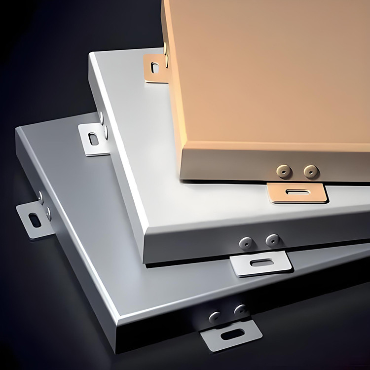 Materiais de construção personalizados certificados ISO Folhas de revestimento de parede de alumínio para decoração